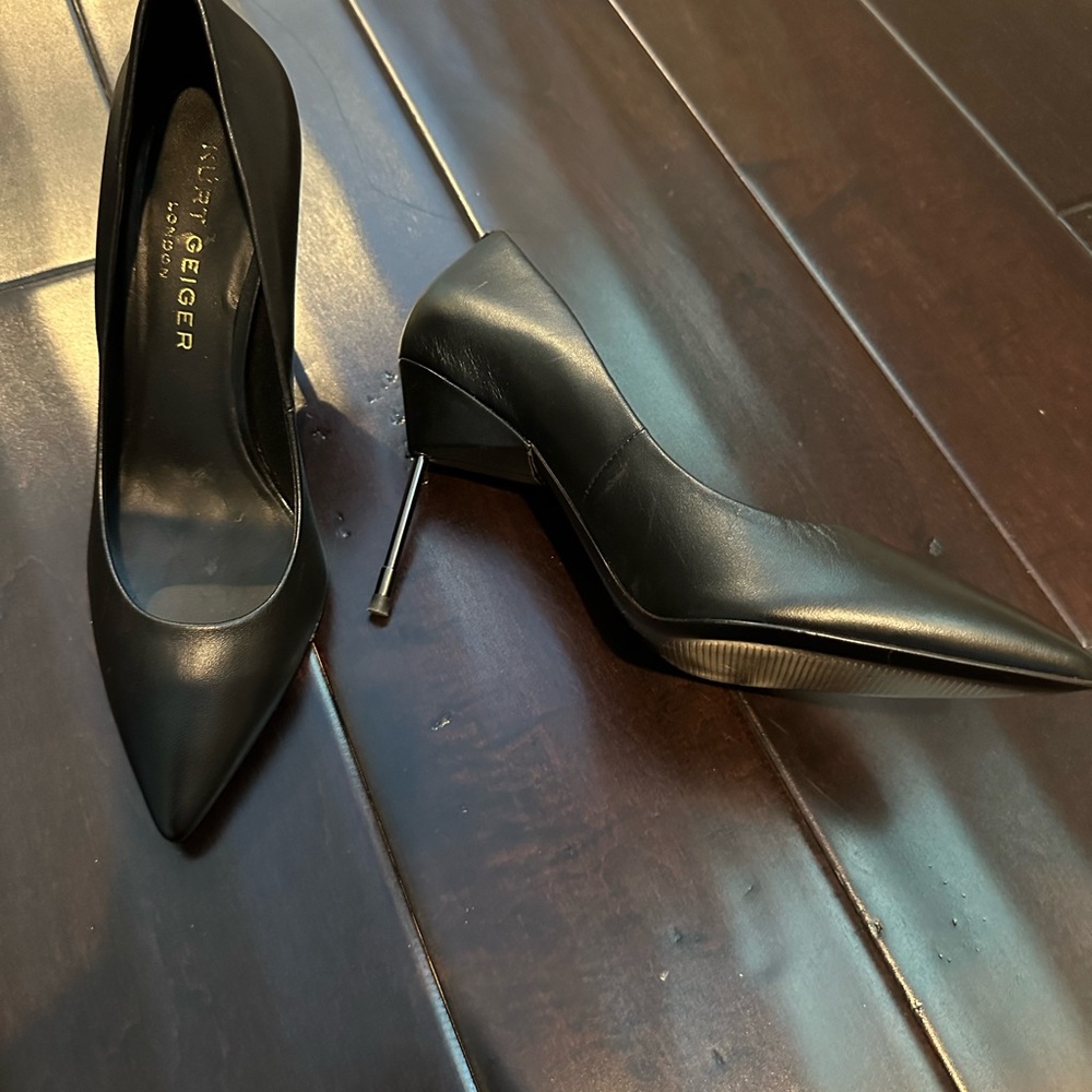 KURT GEIGER LONDON BRITTON BLACK POINTED TOE HEELS/PUMPS size 37